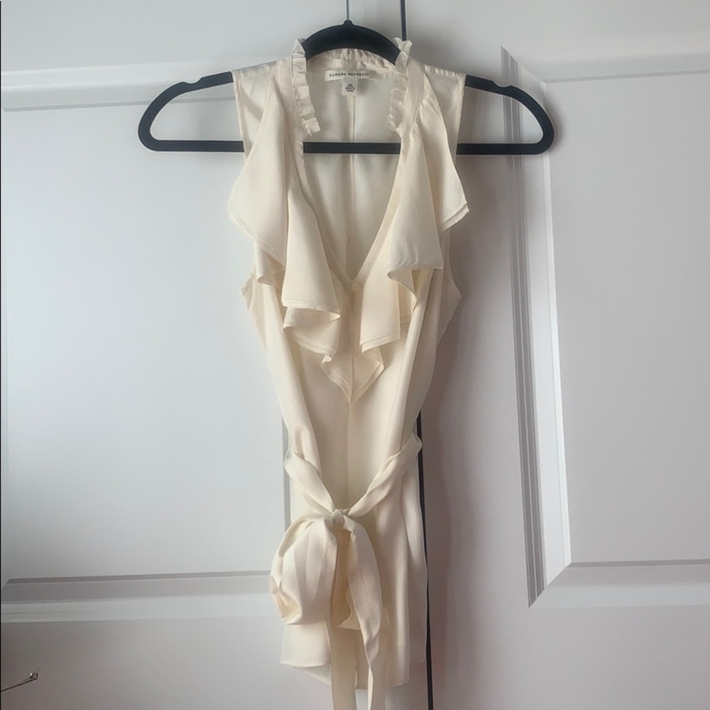 Banana Republic Cream Silk Sleeveless top w/ sash